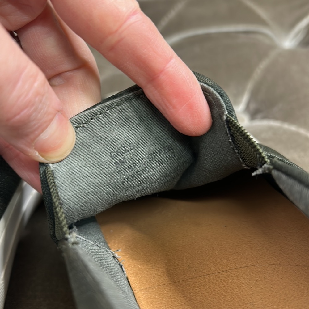 Steve Madden Gills shiny camo slip on shoes - Picture 7 of 7